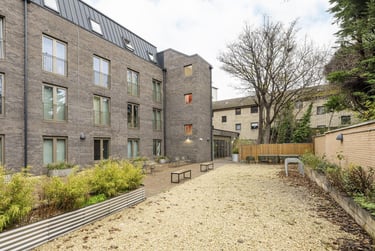 1 bed studio, Lower Gilmore Place, Fountainbridge, Edinburgh, EH39NY - Image 11